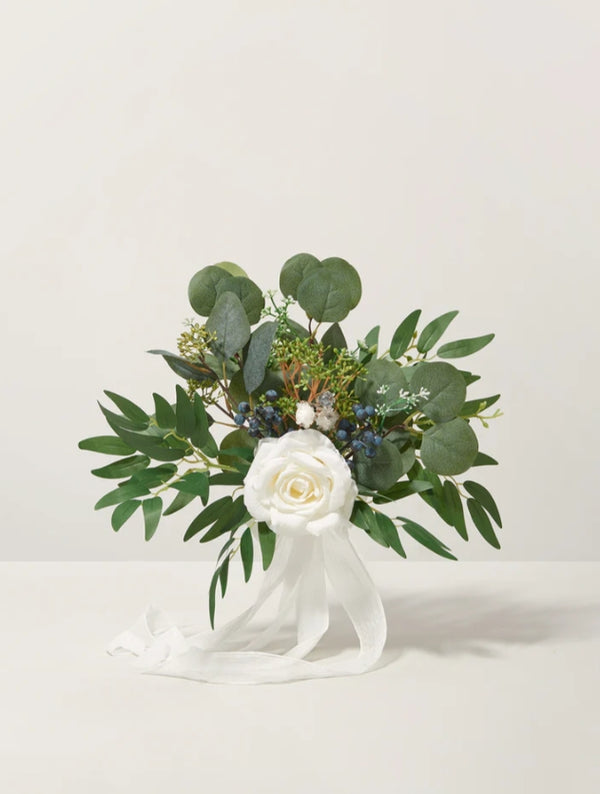BRIDESMAID POSY IN NATURAL WHITES